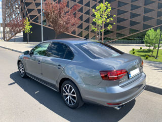 Volkswagen Jetta foto 2