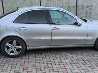 Mercedes E-Class foto 2