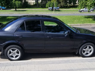 Mazda 323 foto 3