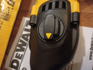 Перфоратор DeWalt DCH133 - имеет три режима работы: сверление, сверление с ударом и долбление. Перек foto 7