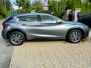 Infiniti Q30 foto 2