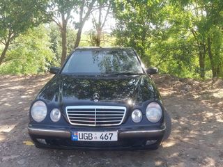 Mercedes E Class foto 1