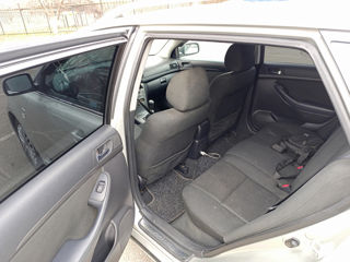 Toyota Avensis foto 6