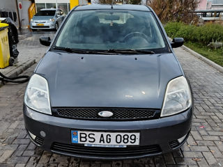 Ford Fiesta foto 6