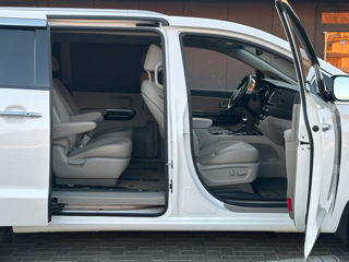 KIA Carnival foto 10