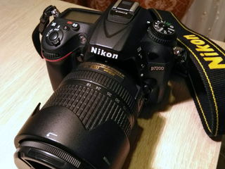 Nikon D7200 cu obiectiv Nikor 18-140