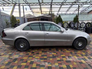 Mercedes E-Class foto 9