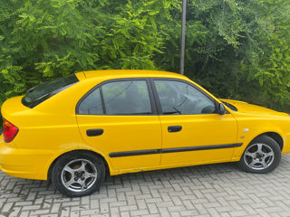 Hyundai Accent foto 4