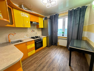 Apartament cu 2 camere, 56 m², Buiucani, Chișinău foto 2