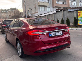 Ford Fusion foto 4