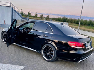 Mercedes E-Class foto 2