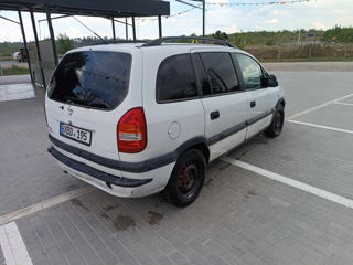 Opel Zafira foto 6