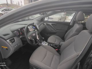 Hyundai Elantra foto 8