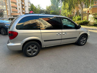 Chrysler Voyager foto 3