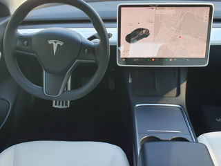 Tesla Model 3 foto 6