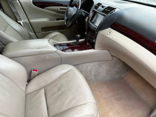 Lexus LS Series foto 8