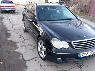 Mercedes C-Class foto 4