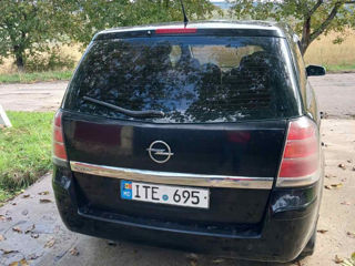 Opel Zafira foto 2