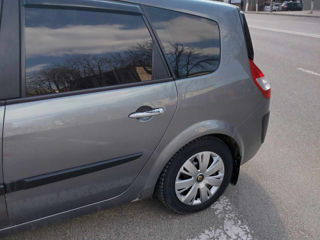 Renault Grand Scenic foto 3