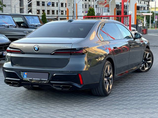 BMW 7 Series foto 3