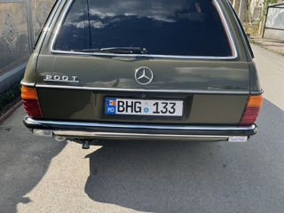 Mercedes Series (W123) foto 5