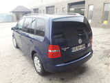 Volkswagen Touran foto 3