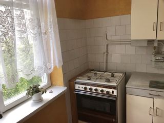 In chirie  apartament cu 2 odai, Riscanovca str.M.Costin linga Park.Pret 180 euro. foto 7