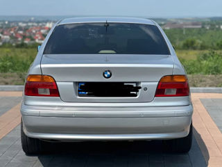 BMW 5 Series foto 6