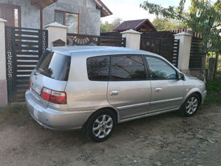 KIA Carens foto 3