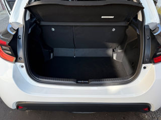 Toyota Yaris фото 8