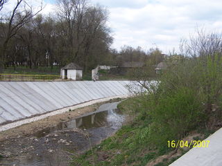 Vindem teren pentru constructie in Lipcani -ideal afacere - piata, peco, benzinarie s.a. foto 3