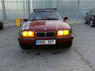 BMW 3 Series Touring foto 1