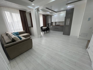 Apartament cu 2 camere, 73 m², Poșta Veche, Chișinău foto 2