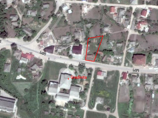 Casa și teren de 12 ari in centrul satului Hîrbovaț foto 1