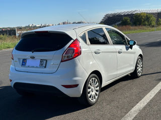 Ford Fiesta foto 7