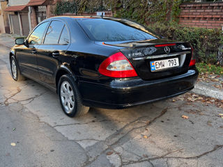 Mercedes E-Class foto 2