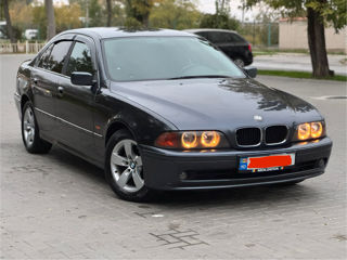 BMW 5 Series foto 3