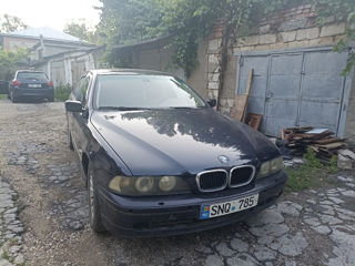 BMW 5 Series foto 3