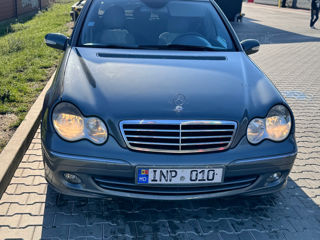 Mercedes C-Class foto 9