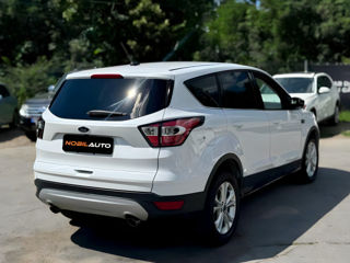 Ford Escape foto 4