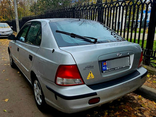 Hyundai Accent foto 6