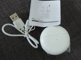 Căști noi AirPods Pro 6 - design ergonomic, sunet clar cu bas echilibrat                             foto 2
