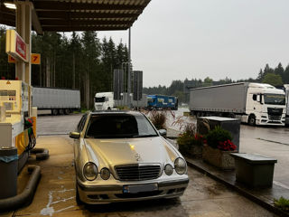 Mercedes E-Class foto 2