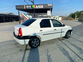 Dacia Logan foto 2