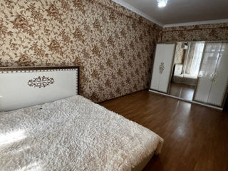 Apartament cu 2 camere, 70 m², Botanica, Chișinău foto 5