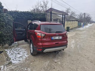 Ford Kuga foto 2