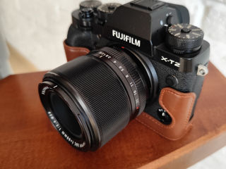 Fujinon XF 60 mm f 2.4 macro.