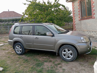 Nissan X-Trail foto 1