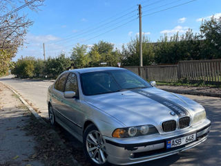 BMW 5 Series foto 3