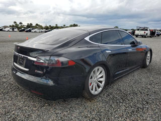 Tesla Model S foto 2